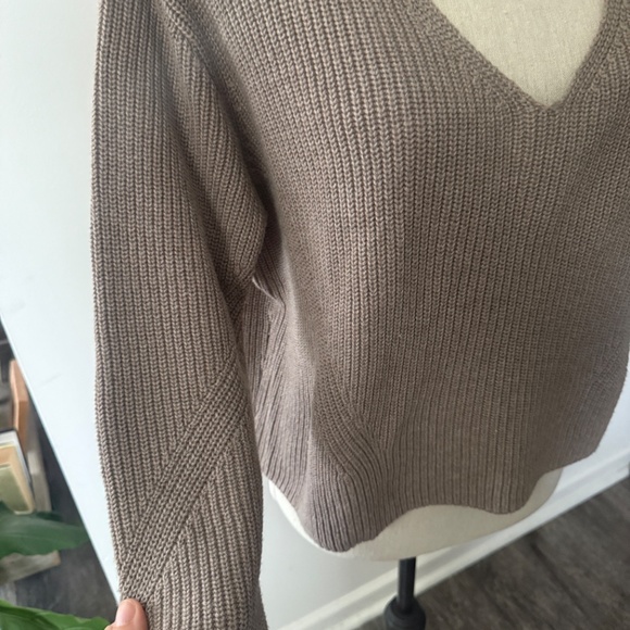 NWOT OGD ONE GREY DAY Silk, Cotton, Nylon Sweater Taupe Cropped XS - Picture 5 of 6